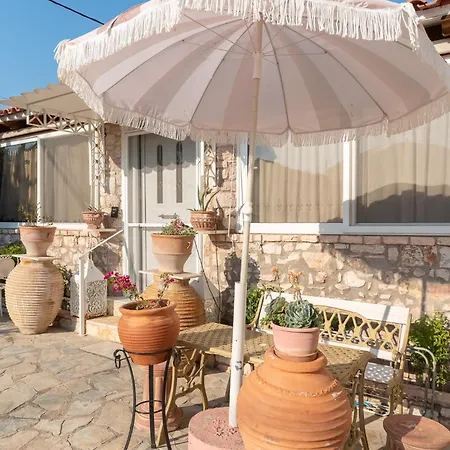 The Stone Nest * Koróni