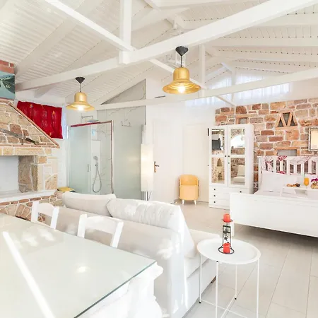 The Stone Nest * Koróni