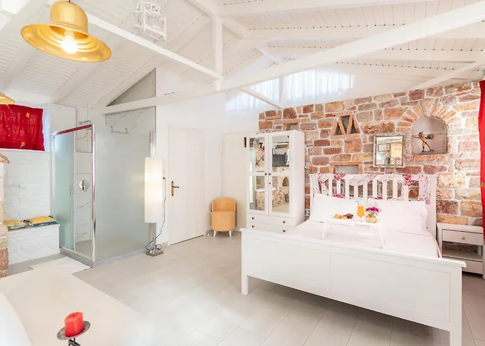 The Stone Nest Koroni (Messinia)